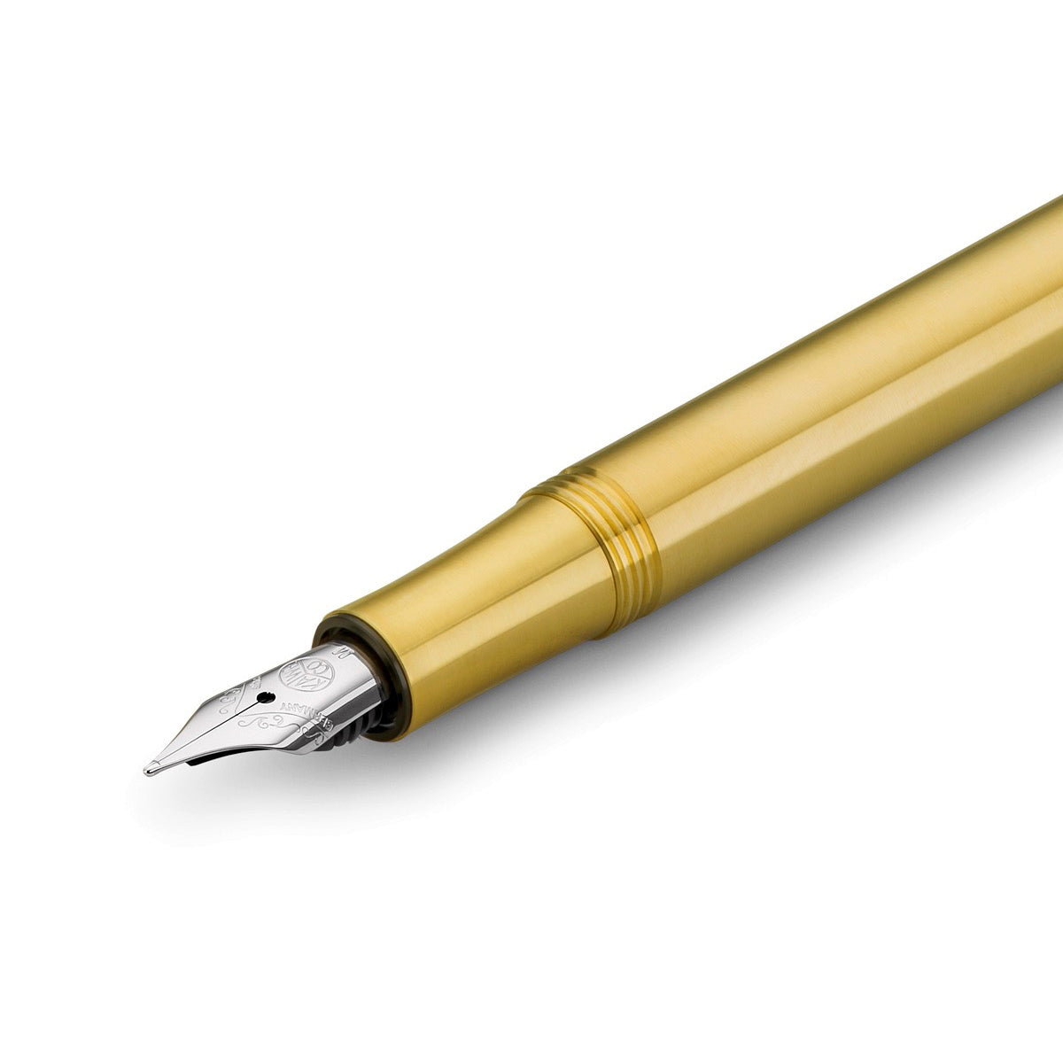 Gold metallic fountain pen with silver nib and the Kaweco logo inscription from close view.