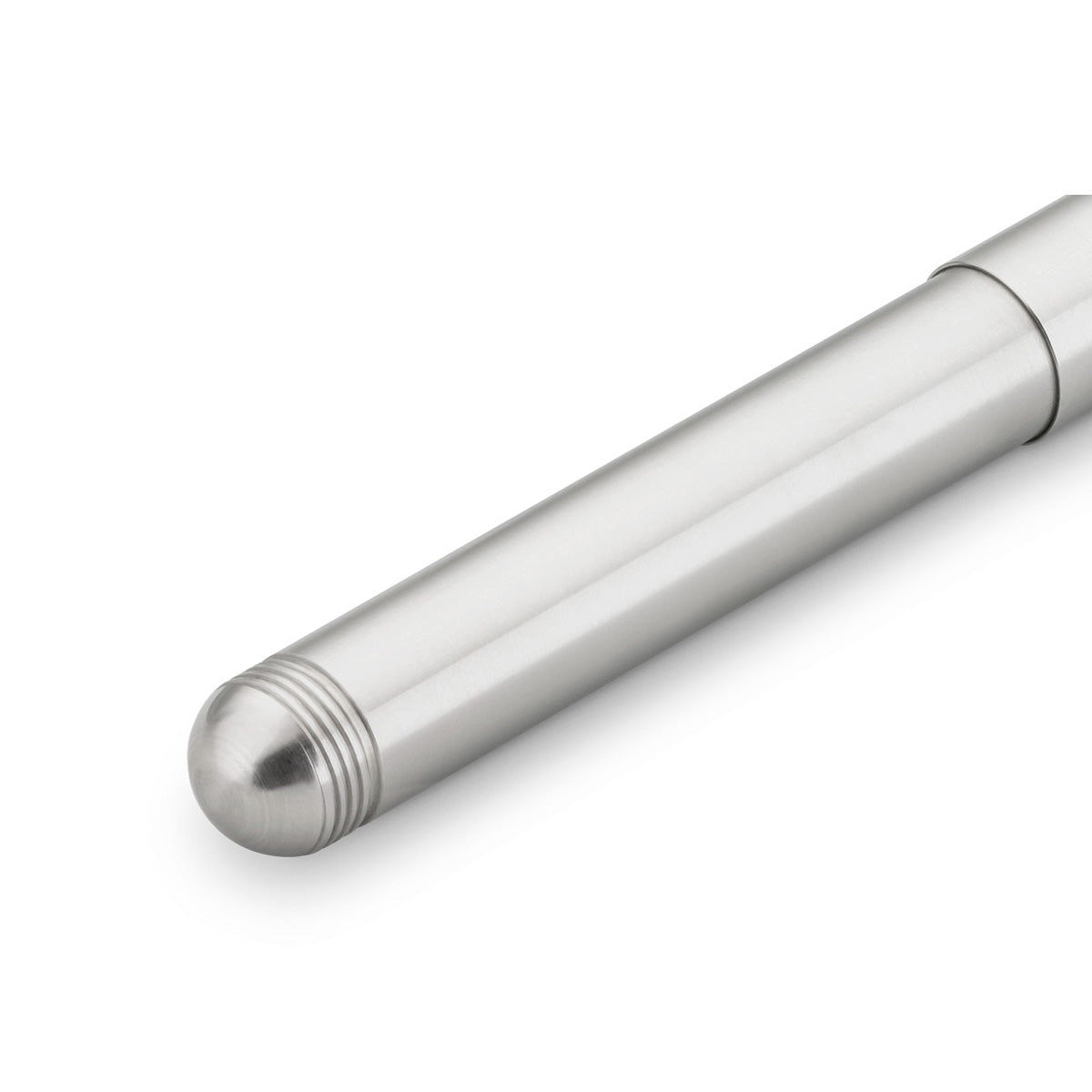 Closed silver screw cap pen.
